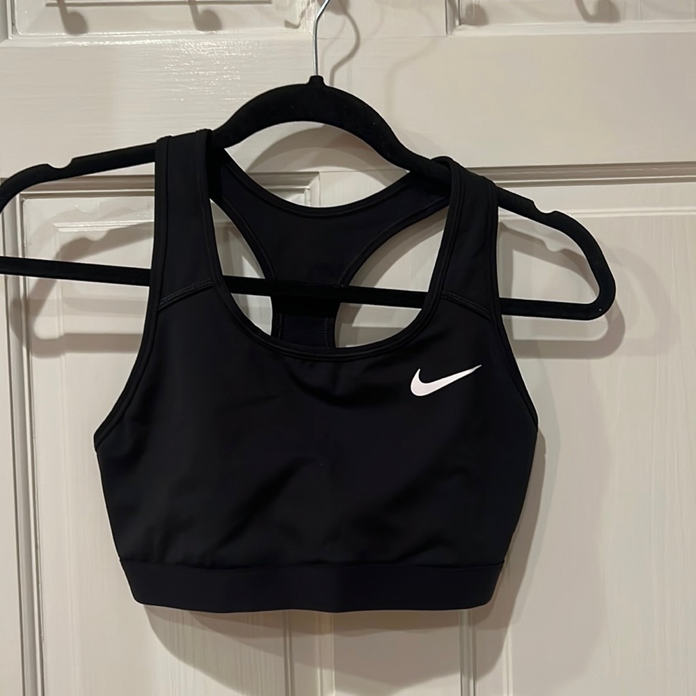 Nike sports bra (M)